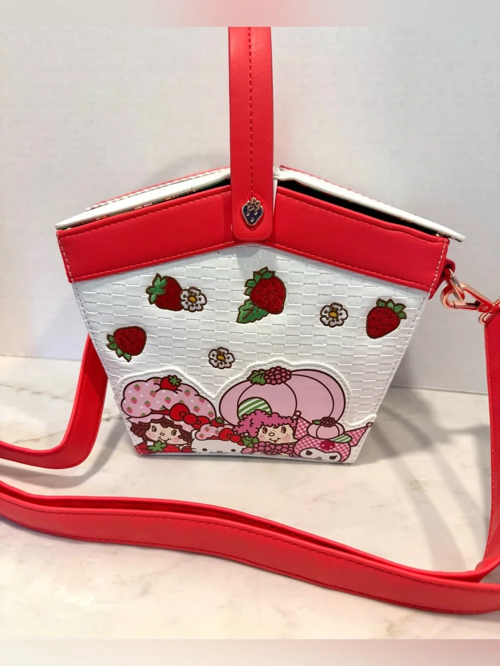 Loungefly Sanrio Hello Kitty & Friends x Strawberry Shortcake Basket Crossbody - Picture 2 of 5